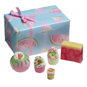  Bomb Cosmetics What In Carnation Gift Pack
