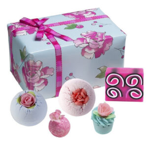 Bomb Cosmetics What In Carnation Gift Pack